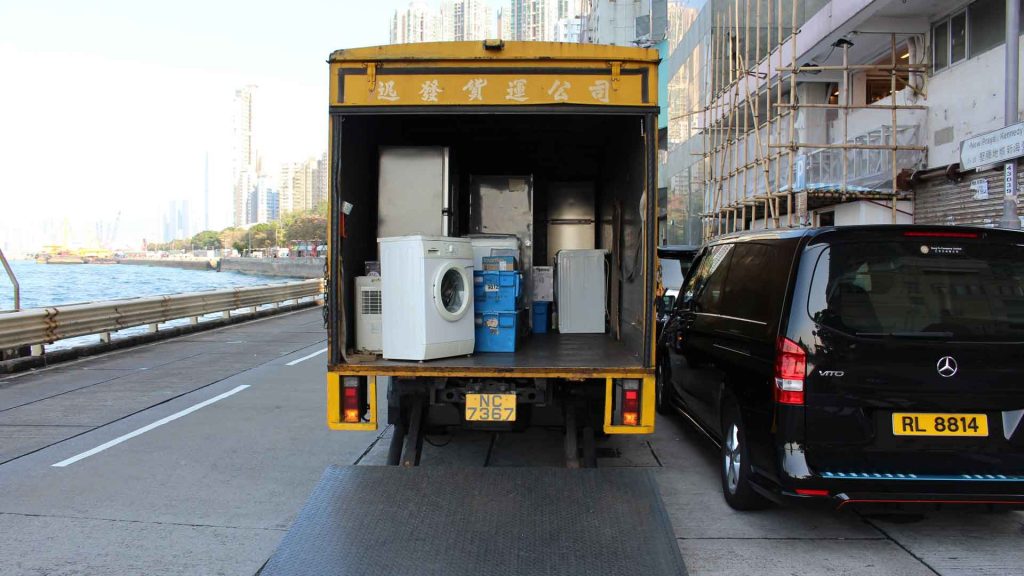 Some-Effective-Tips-to-Dispose-of-Junk-While-Moving-on-thestuffofsuccess