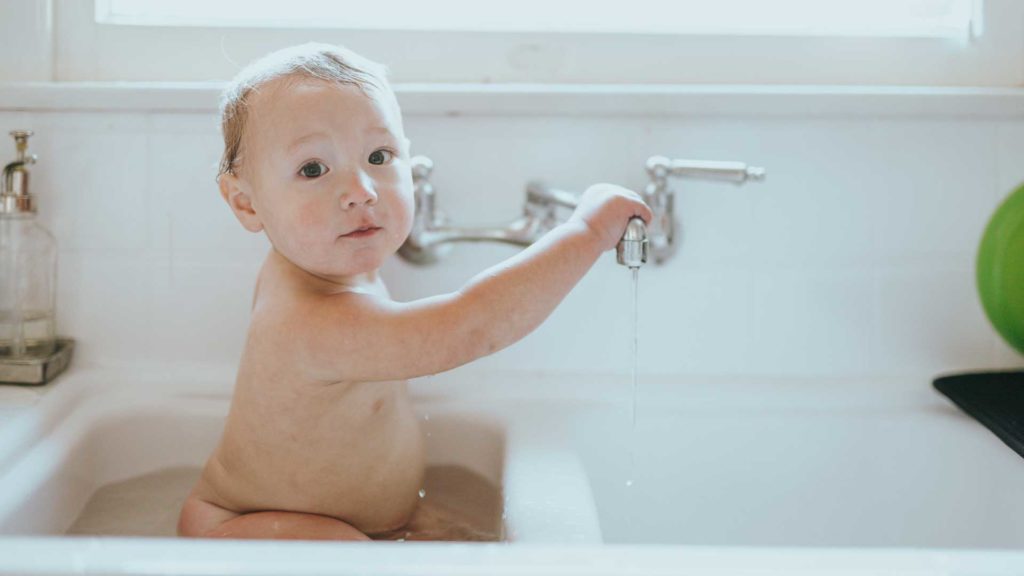 Make-Your-Baby’s-Bath-Time-Fun-&-Relaxing-On-TheStuffOfSuccess