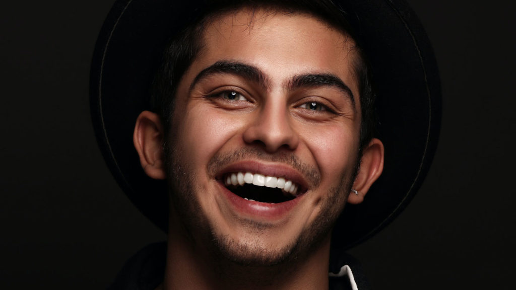 Let's-Know-the-Ways-to-Whitening-Your-Teeth-on-thestuffofsuccess-info