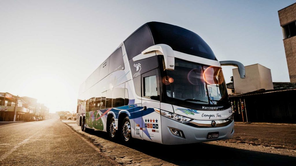 When you want to make a reservation for an airport limo service, there are several ways to go about it. You can either make reservations online or by phone.