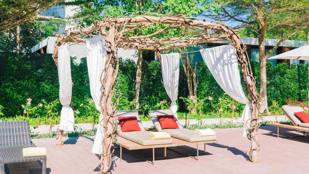 5-Best-Practices-for-Your-Garden-Arbour-Seat-Installation-On-TheStuffOfSuccess